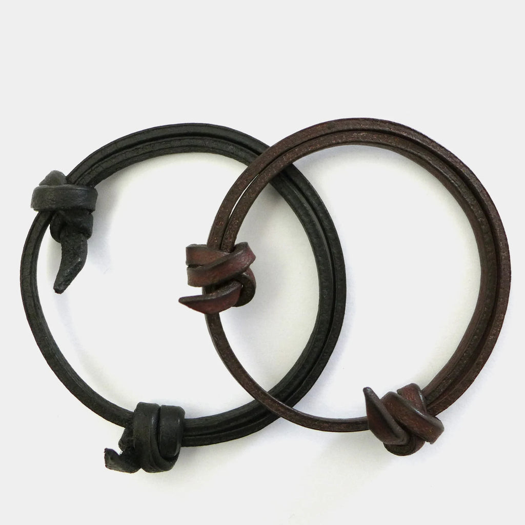 Bracciale sottile in pelle da uomo, regolabile e fatto a mano