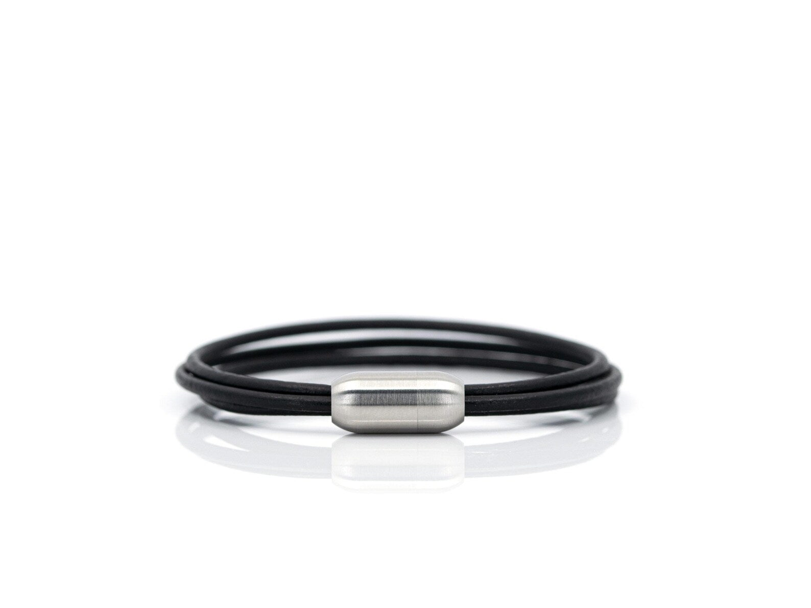 Bracciale in cordino di pelle a strati con chiusura magnetica in acciaio inossidabil